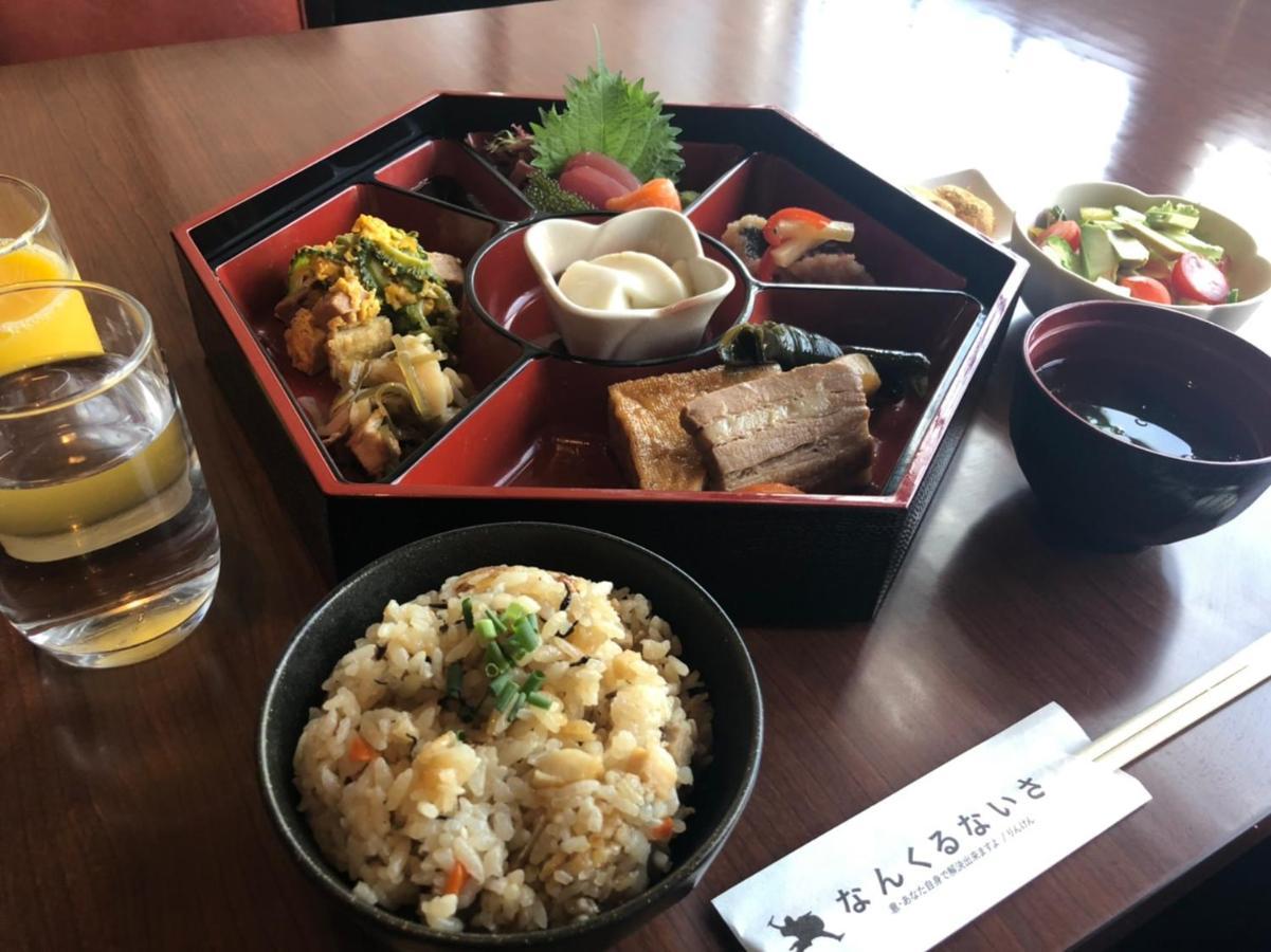 サンセットビーチホテル Chatan Luaran gambar